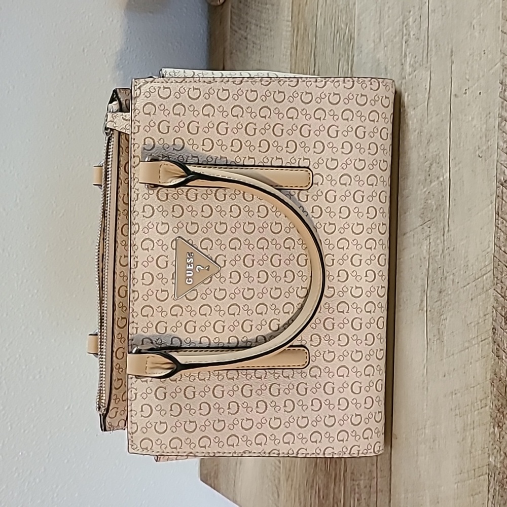 Guess purse